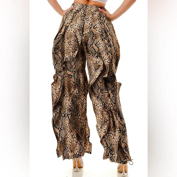 Ruffle Wavy RED ABSTRACT print Women's Pants - Picture 9 of 13